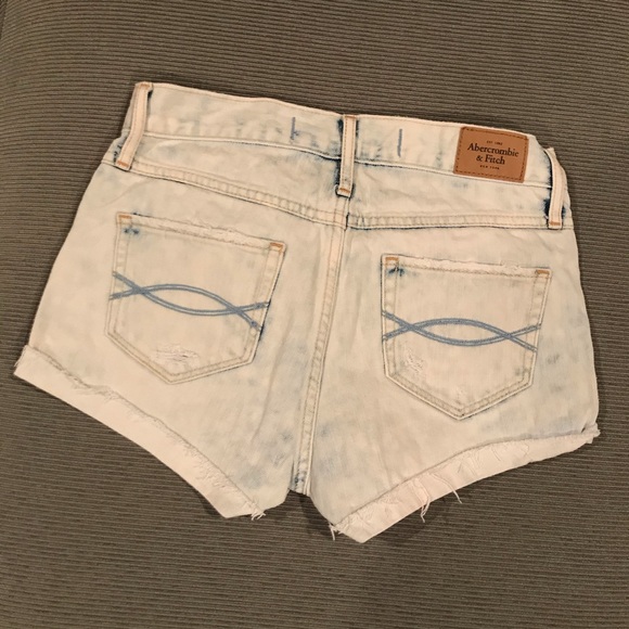 🌹2/$25🌹 A&F jean shorts with crochet detail (5a) - Picture 6 of 7